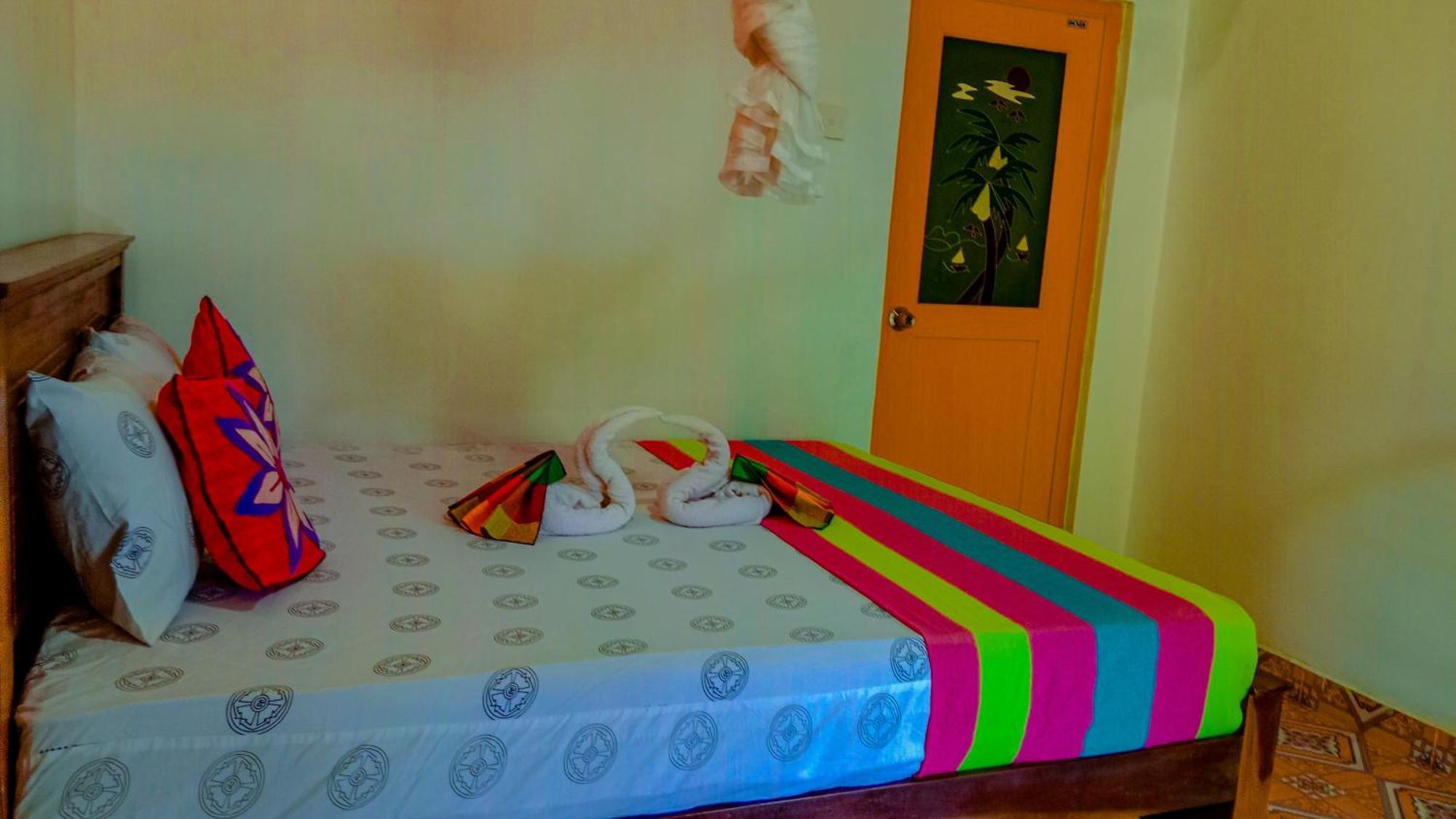 Chanaka Holiday Inn Szigirija Kültér fotó