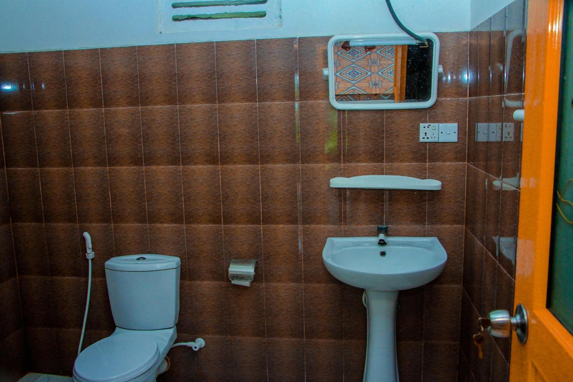 Chanaka Holiday Inn Szigirija Kültér fotó