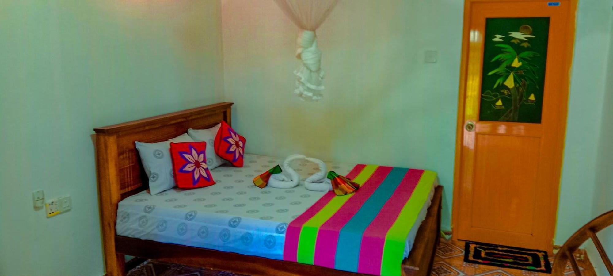 Chanaka Holiday Inn Szigirija Kültér fotó